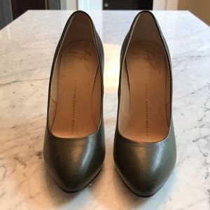 Giuseppe Zanotti Olive Leather Pump